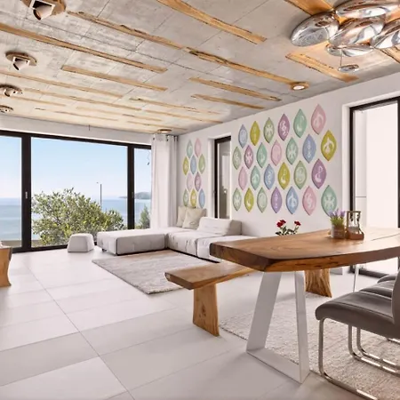 Design Lux Harmony In Bamboo Garden,no Shoes Allowed Inside Apartment *