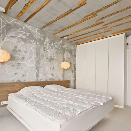 Apartment Design Lux Harmony In Bamboo Garden,no Shoes Allowed Inside *