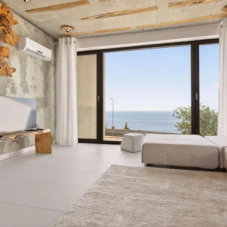 Design Lux Harmony In Bamboo Garden,no Shoes Allowed Inside * Varna